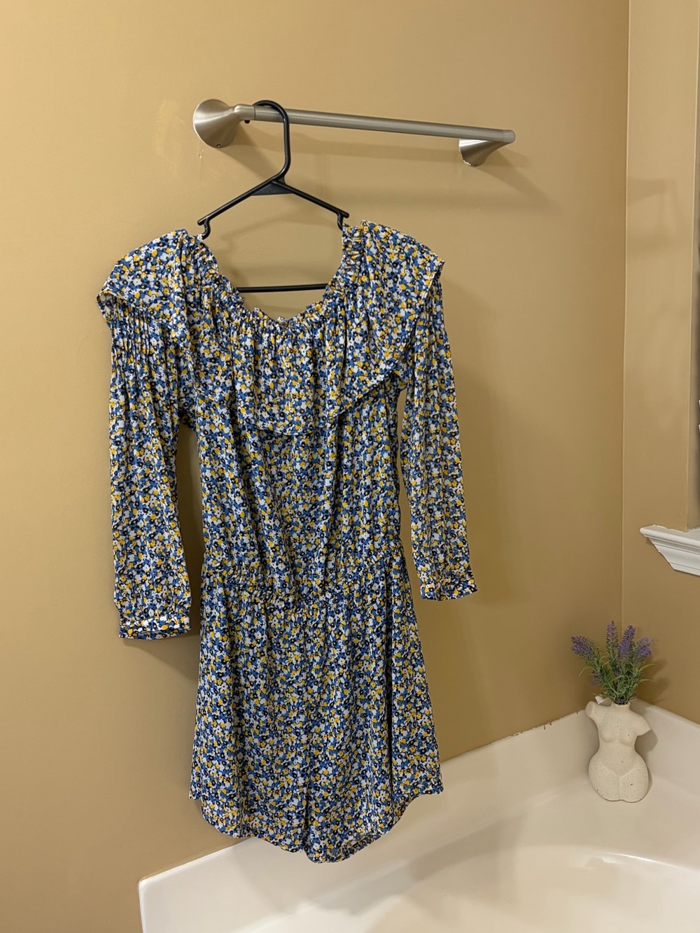 5/$25 Michael Michael Kors Long Sleeve Floral Romper M